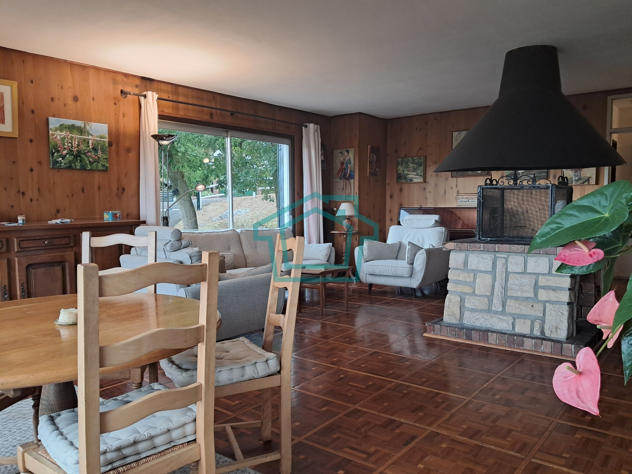 Proche Thoiry Maison de plain-pied 4 chambres avec sous-so
